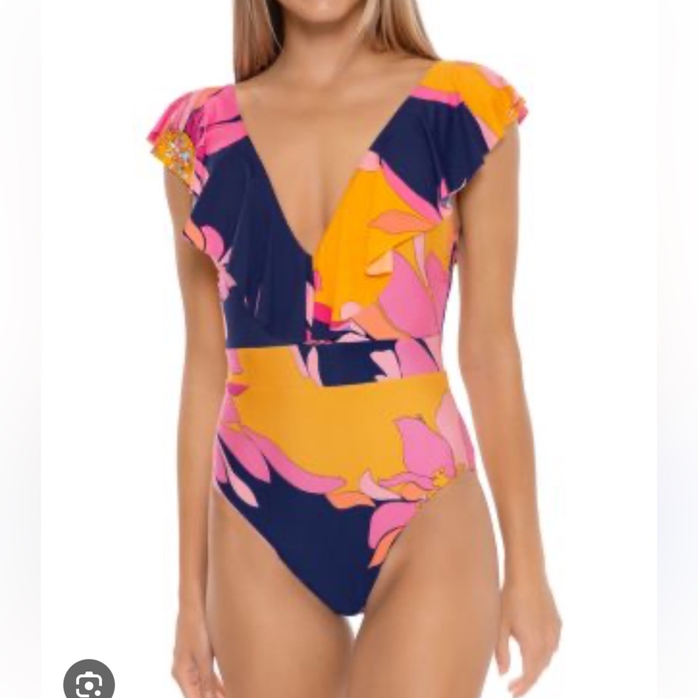 ⭐️NWT⭐️Trina Turk Breeze Ruffle Floral Swimsuit